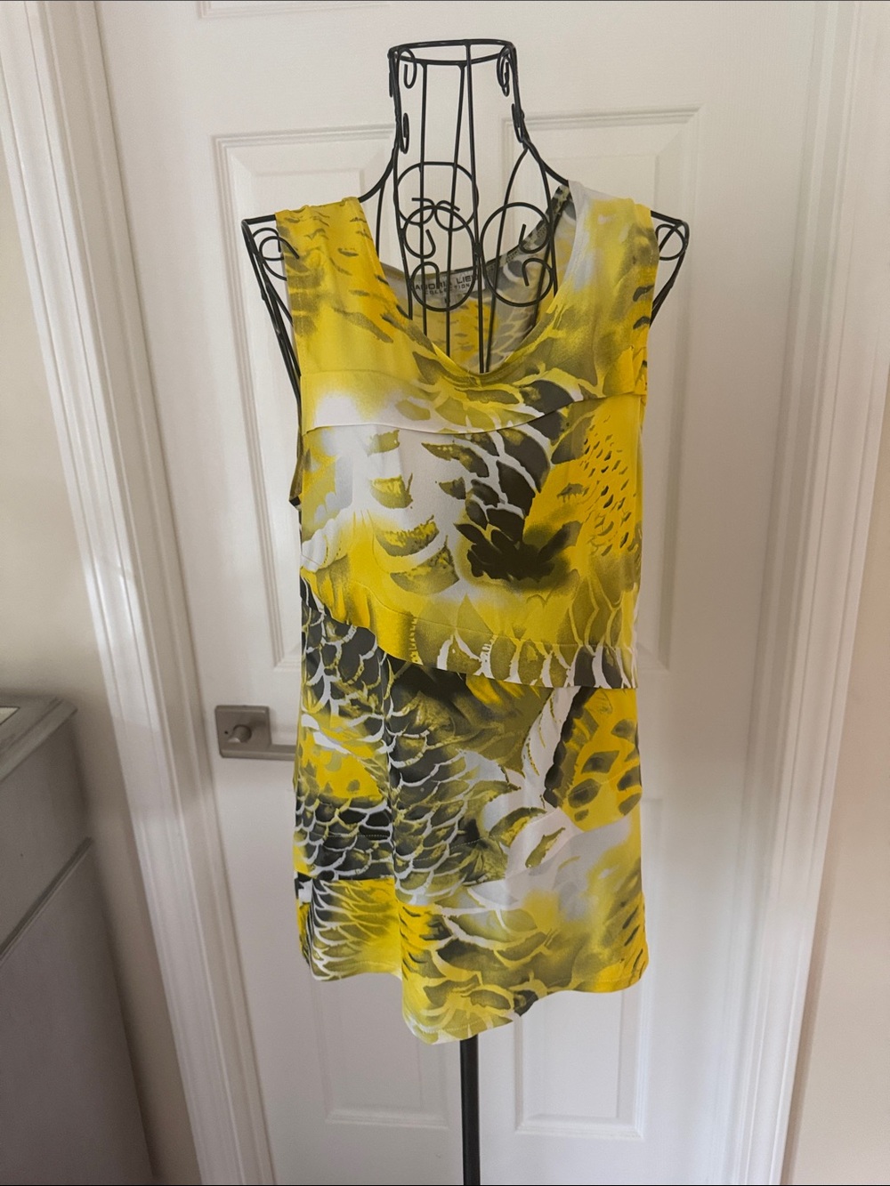 Yellow Printed Sleeveless Layered Tunic Top